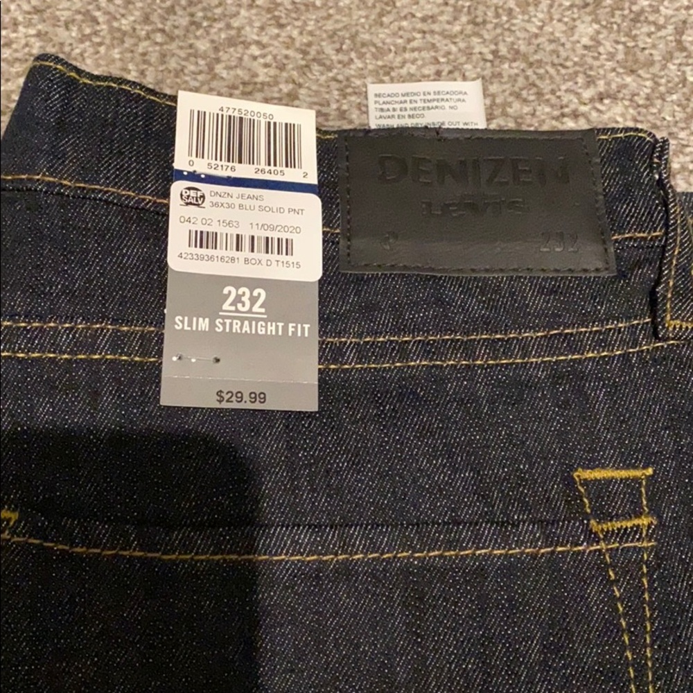 Levi’s - Picture 2 of 2